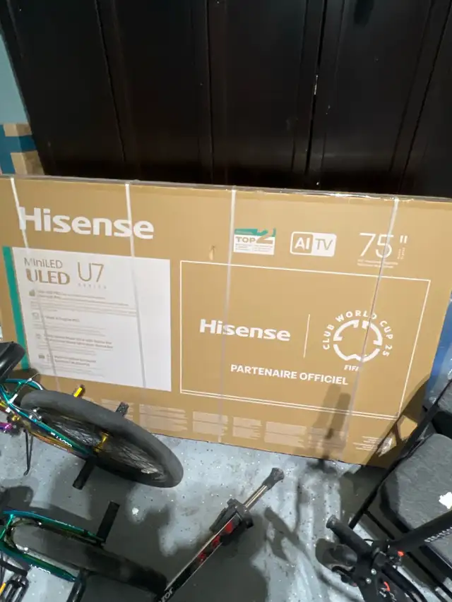 75 inch Hisense TV - Photo 3