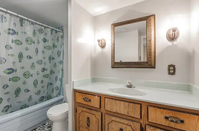 Downtown Toronto one room available - Photo 3