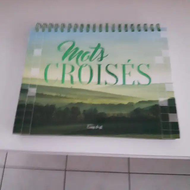 2GRANDS LIVRES NEUFS 234 MOTS CROISÉS CHAQ SOLUTION: $15.00CHAQU - Photo 2