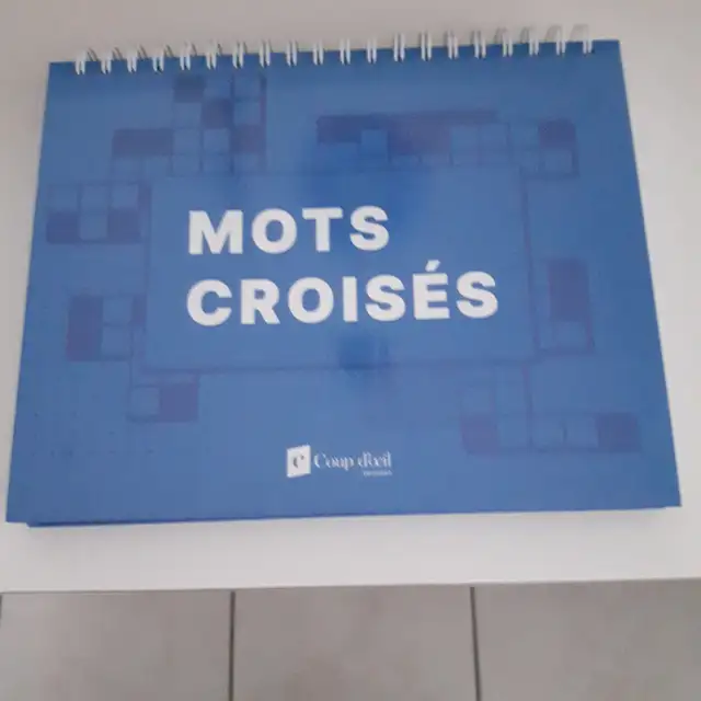 2GRANDS LIVRES NEUFS 234 MOTS CROISÉS CHAQ SOLUTION: $15.00CHAQU - Photo 3