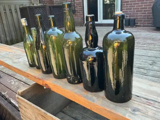 7 Antique Green & Dark Collectible Glass Bottles ! - Photo 6
