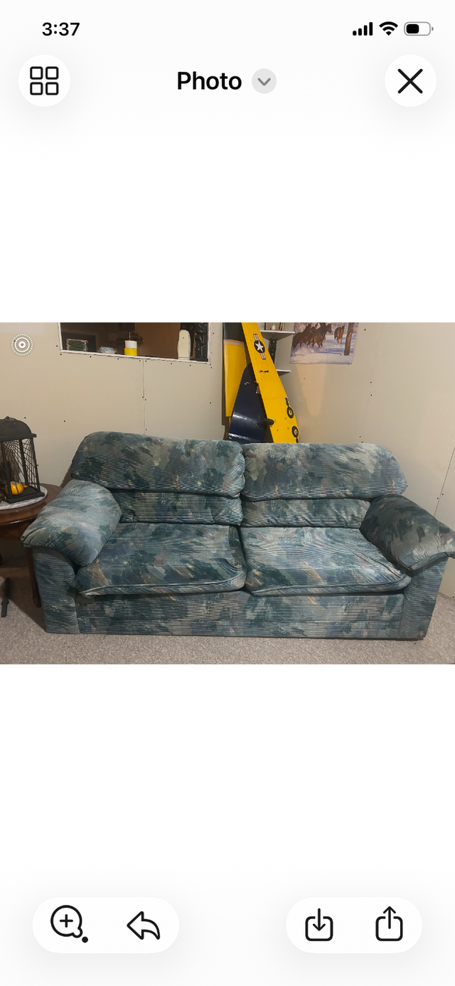 Free Retro love seat /hide a bed