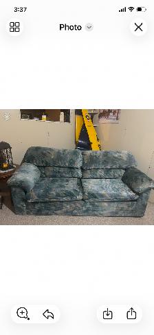 Free Retro love seat /hide a bed