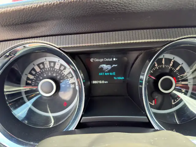 Ford Mustang - Photo 6