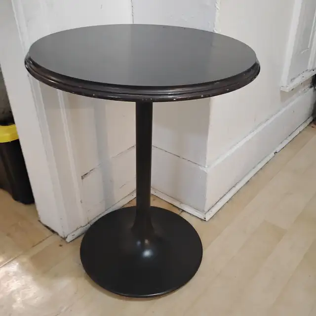 SUPER SOLID ROUND TYPE TABLE. EXCELLET CONDITION.NICE ! - Photo 2