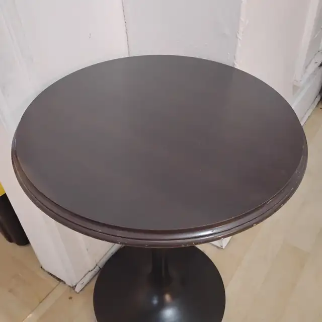 SUPER SOLID ROUND TYPE TABLE. EXCELLET CONDITION.NICE ! - Photo 3