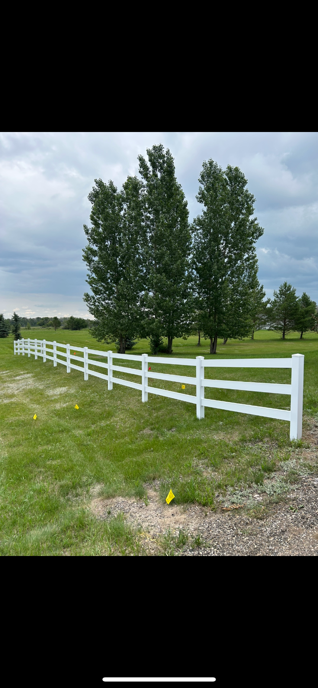 Vinyl Fence Sale - Photo 2