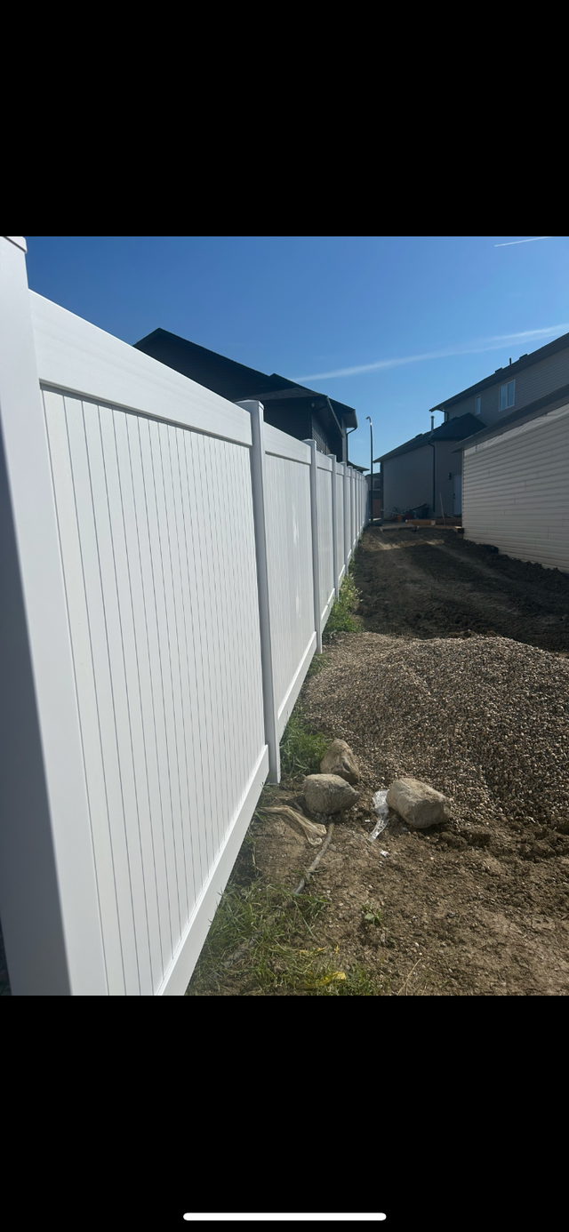 Vinyl Fence Sale - Photo 3