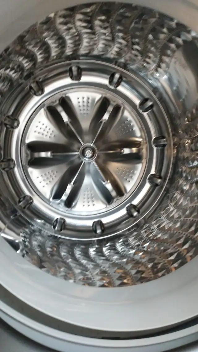Samsung Washing Machine - Photo 2