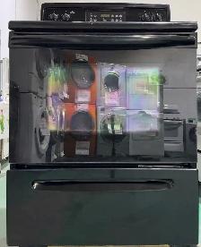 Frigidaire Glass Top Stove – Clean & Ready to Use!