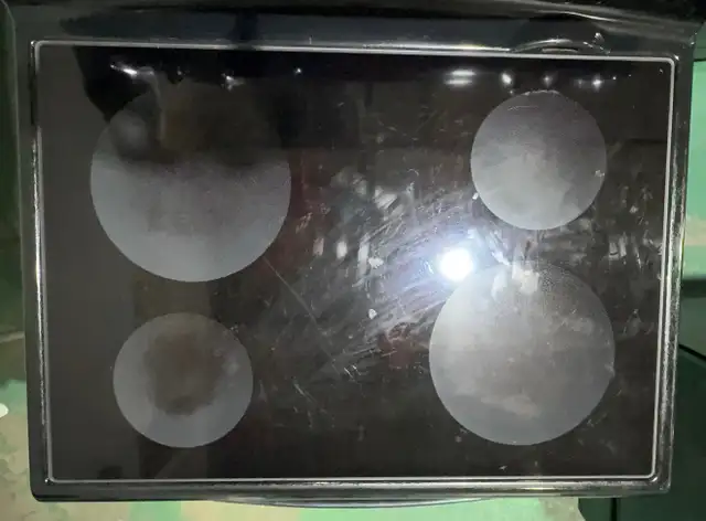 Frigidaire Glass Top Stove – Clean & Ready to Use! - Photo 4