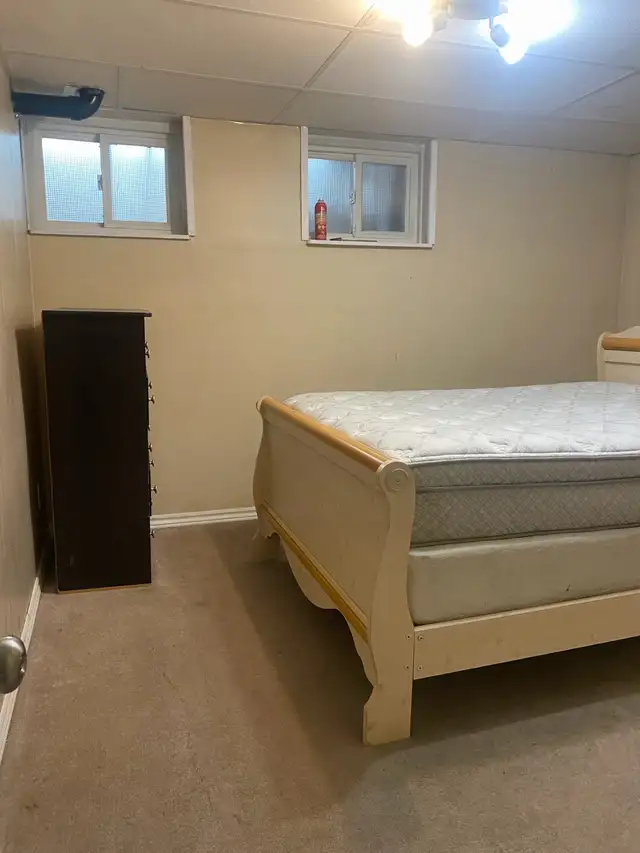 1br in Stoney Creek - Photo 3