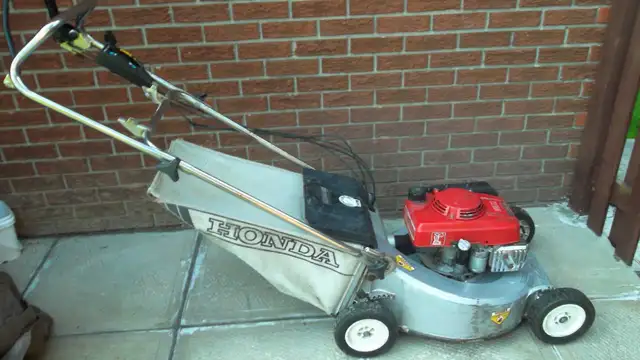 Tondeuse Honda HR 214 automotrice - Photo 2
