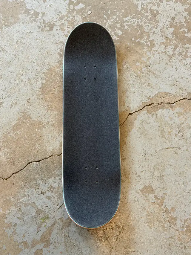 Skateboard decks and wheels - Photo 2