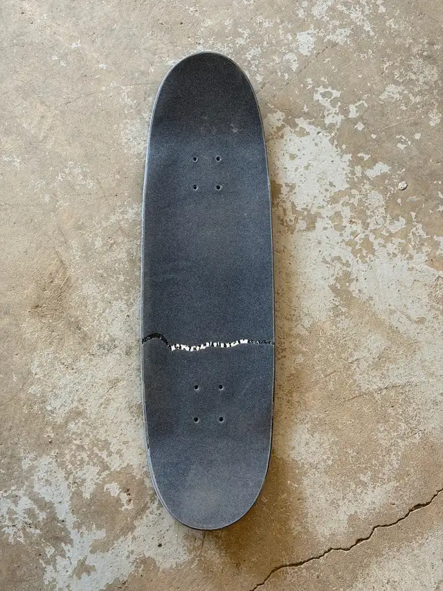 Skateboard decks and wheels - Photo 4