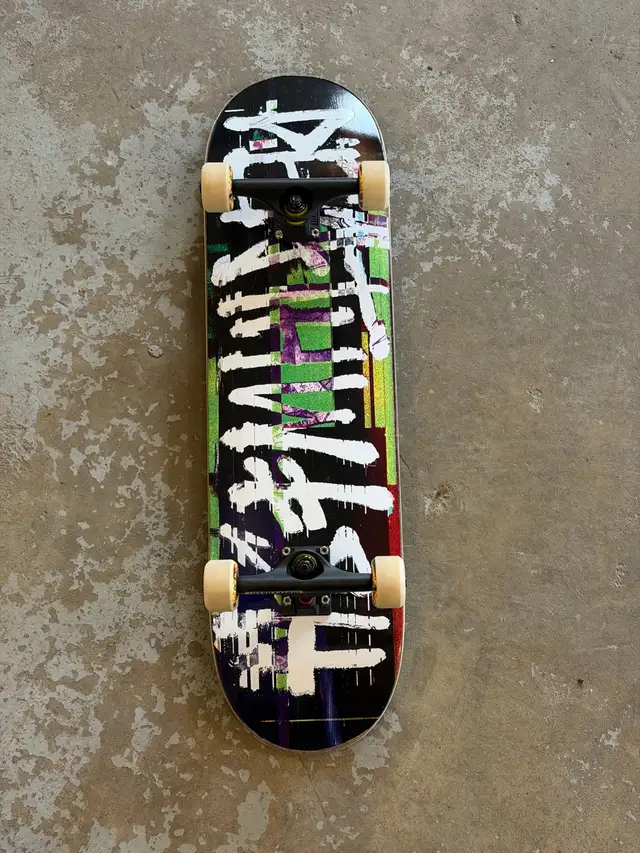 Skateboard decks and wheels - Photo 7