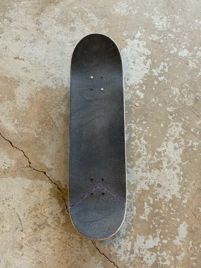 Skateboard decks and wheels - Photo 8