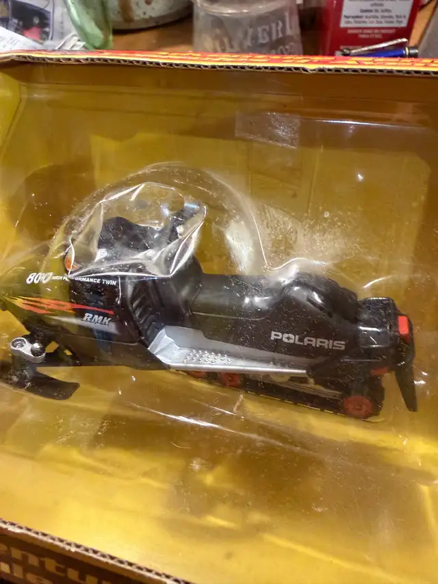 Vintage  selection of Polaris Snowmobile Die Cast Toys - Photo 4