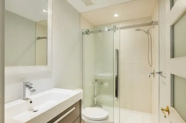 3 Bedroom, 2 Full Bath - Downtown - Photo 8