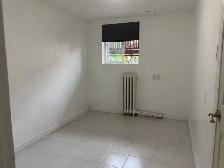 private 2 bedroom bsmt apartment - utilities   wifi included - Photo 4