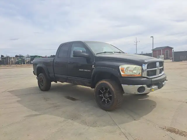 2006 Dodge Ram 3500 - Photo 2