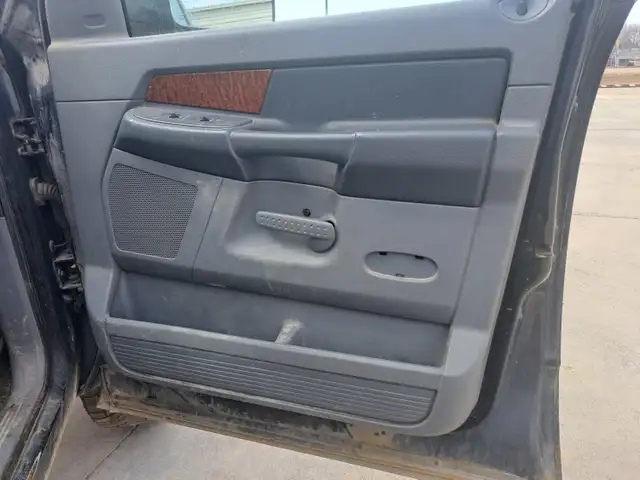 2006 Dodge Ram 3500 - Photo 22