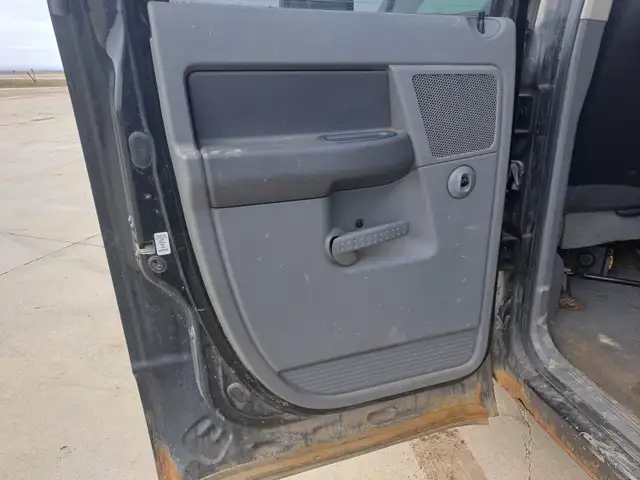 2006 Dodge Ram 3500 - Photo 26