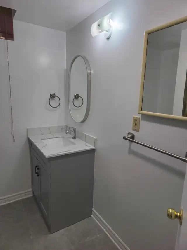 Fully furnished renovated 1 bedroom basement apartment available - Photo 4