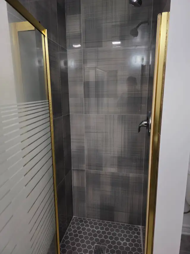 Fully furnished renovated 1 bedroom basement apartment available - Photo 6