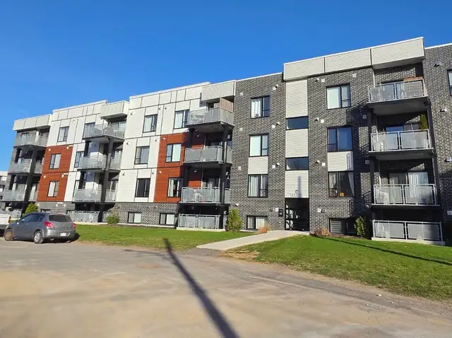 Grande Condo 4.5 St-Canut Mirabel a louer