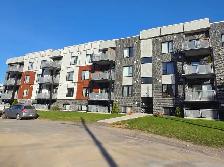 Grande Condo 4.5 St-Canut Mirabel a louer