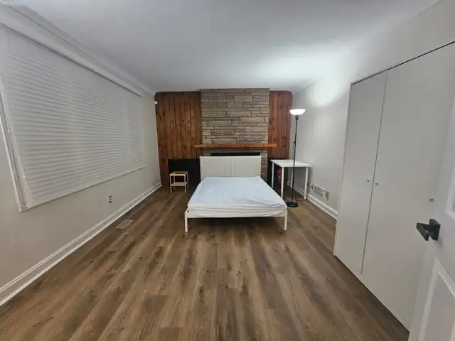 Large Furnished Bedroom (All-Female House)