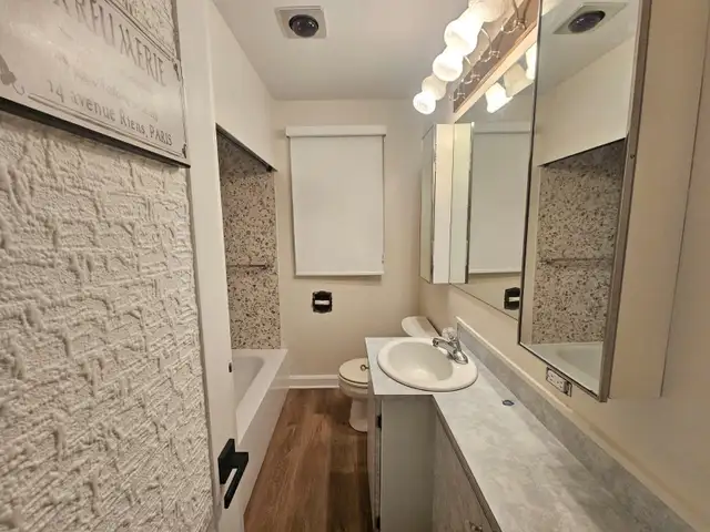 Large Furnished Bedroom (All-Female House) - Photo 6
