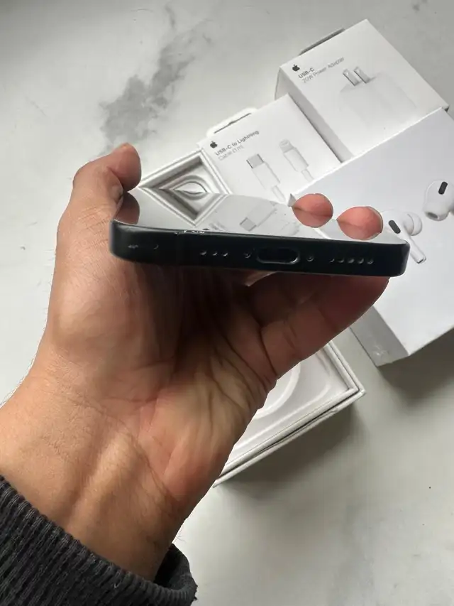iPhone 15 128GB 89% batt AirPods Pkg/Delivery - Photo 4