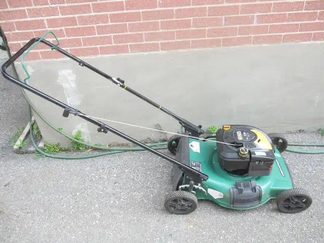 CERTIFIED 21'PUSH LAWN MOWER WITH 6.5 H/P BRIGGS & STRATTON ENG - Photo 2