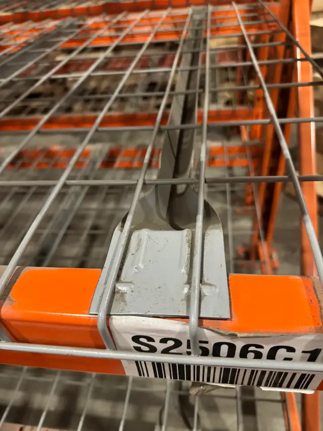Used wire mesh decks for warehouse racking - Photo 3