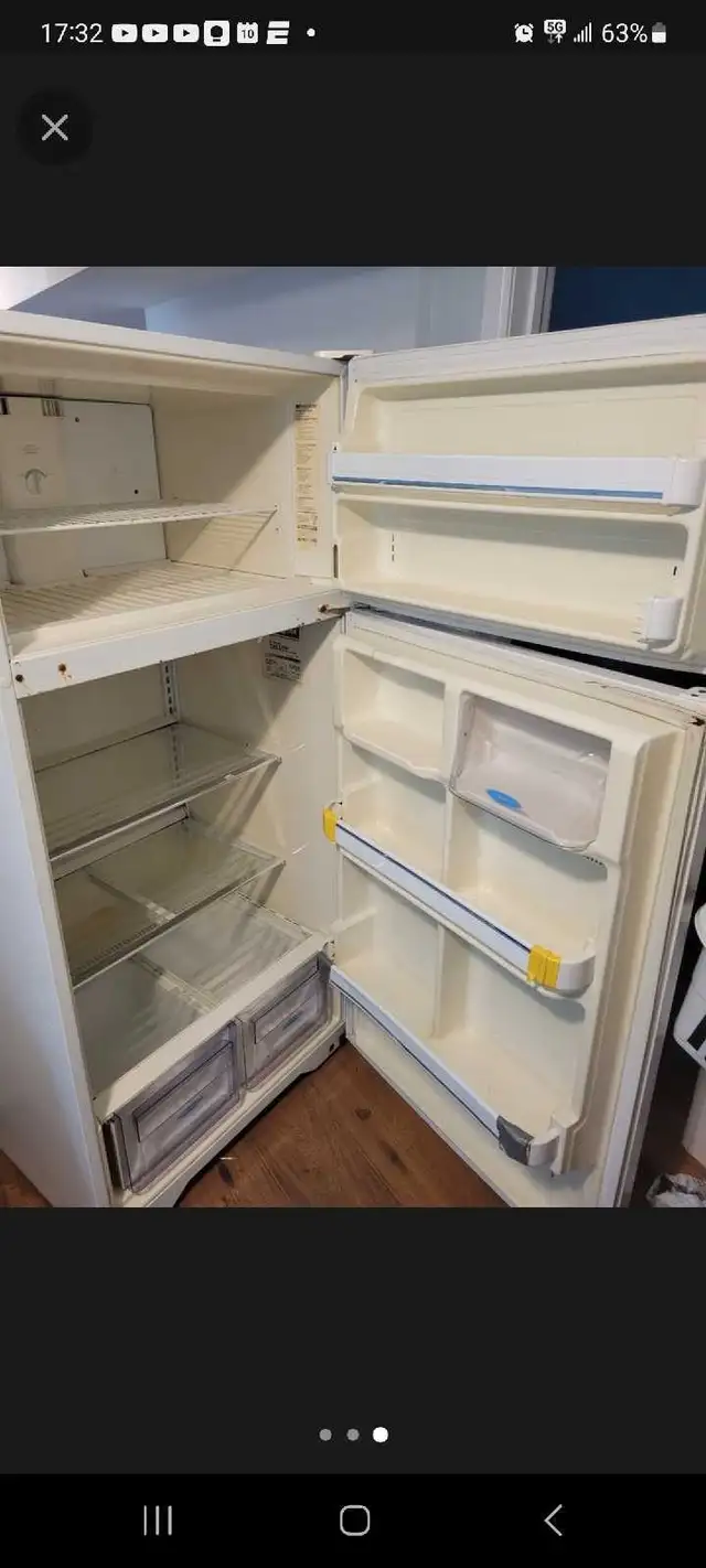Refrigerator - Photo 2