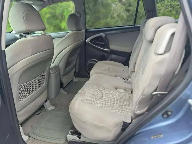 2008 Toyota RAV4 4x4 Saftied $3500 OBO - Photo 7