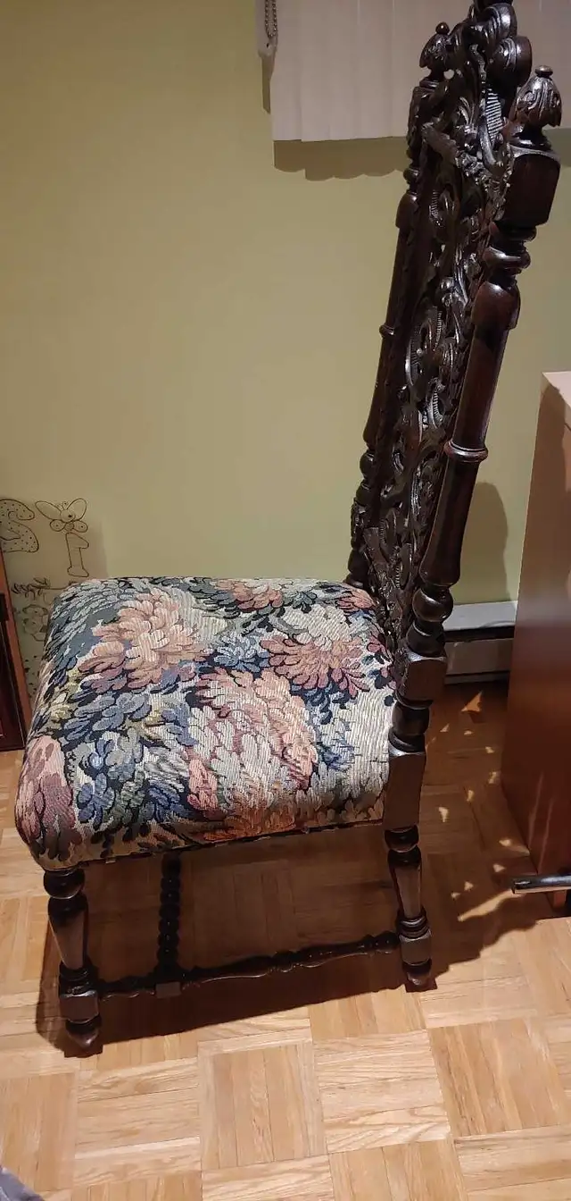 This antique chair late 19th century (circa 1870–1890) - Photo 2