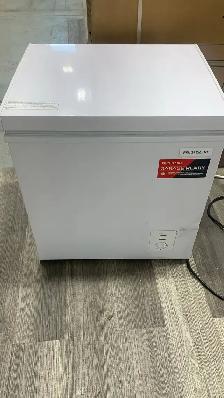 Chest Freezer - Frigidaire 2.1 Cu ft EFRF200 -White | Minor dent