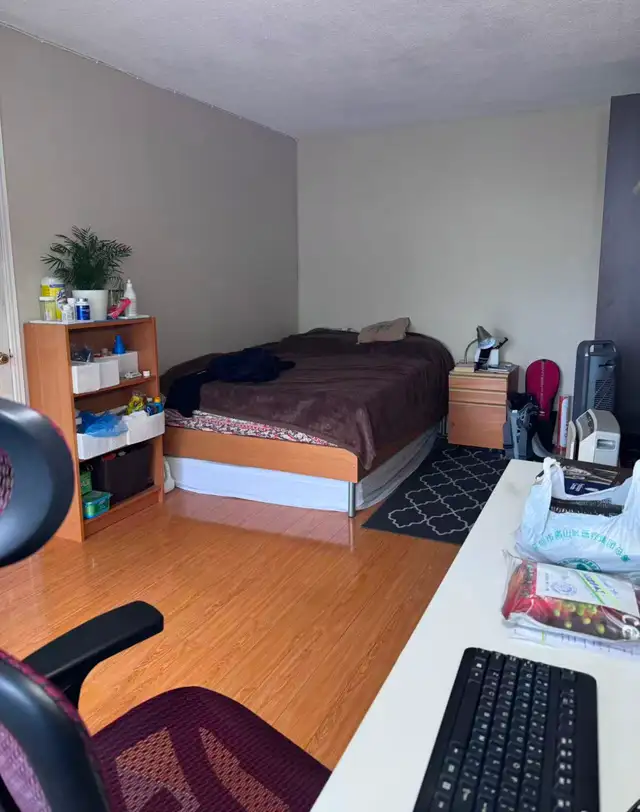 Large Furnished Two Bedroom Suite in Downtown Toronto - Photo 3