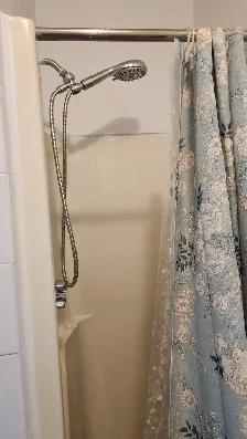 Chambre meublee bain prive-$760-Berri-Uqam-Room w private bath - Photo 3