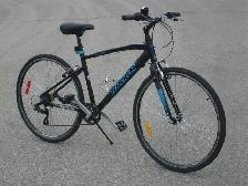 ALMOST NEW ALUMINUM HYBRID 700C INFINITY BOSS 7 SPD ROAD RACER!
