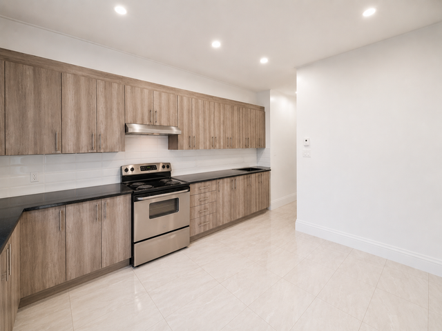 4 Bedrooms 1.5 Bathrooms