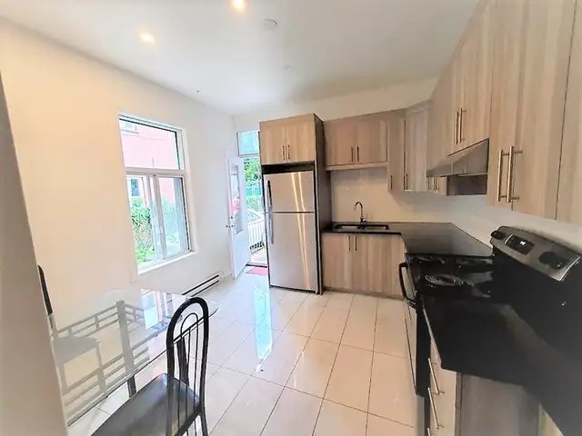 4 Bedrooms 1.5 Bathrooms - Photo 2