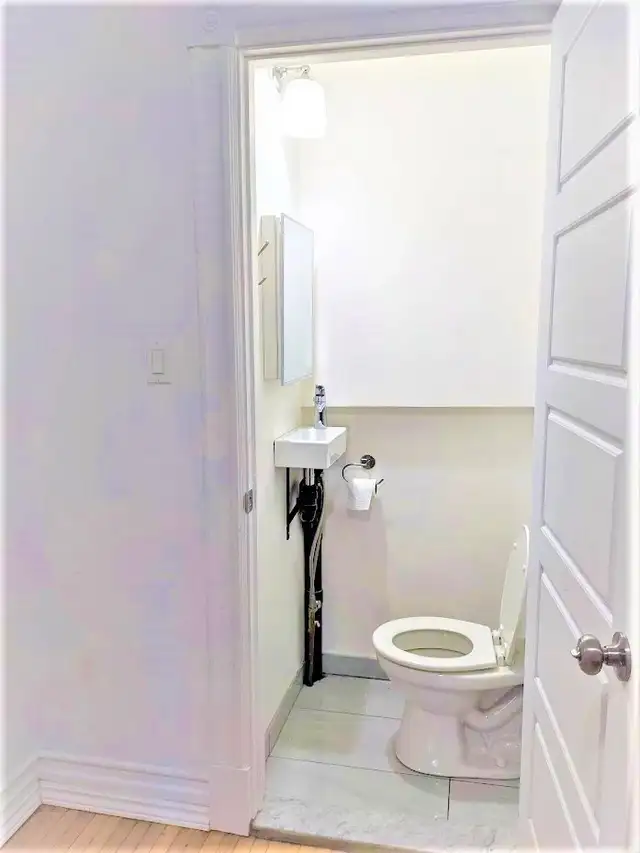 4 Bedrooms 1.5 Bathrooms - Photo 5