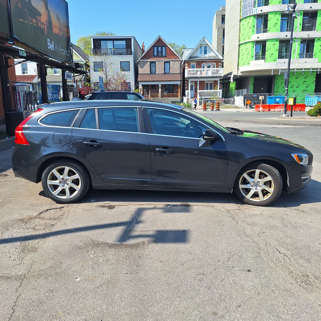 2015 Volvo V60 T6 Premier Plus, AWD, 3.0l 6cyl, Pre-safety inspe - Photo 9