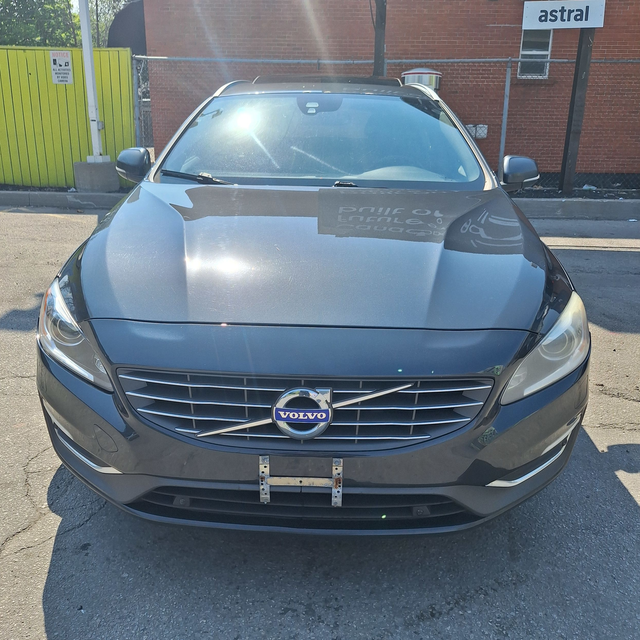 2015 Volvo V60 T6 Premier Plus, AWD, 3.0l 6cyl, Pre-safety inspe - Photo 11