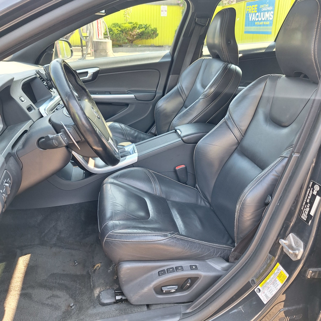 2015 Volvo V60 T6 Premier Plus, AWD, 3.0l 6cyl, Pre-safety inspe - Photo 14