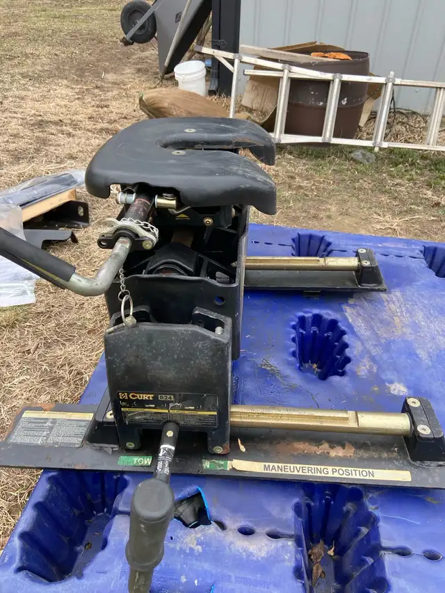 fifth wheel hitch - Photo 4
